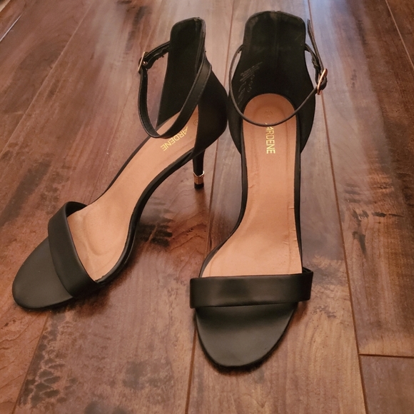 Strappy Heel Black - Low heel - Picture 1 of 6